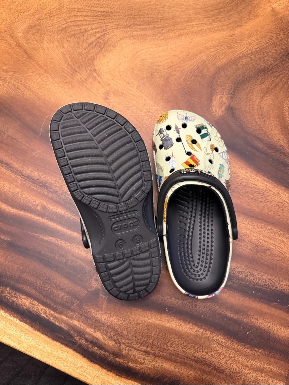 Adult Harry Potter Crocs, size 8 - Picture 2 of 2